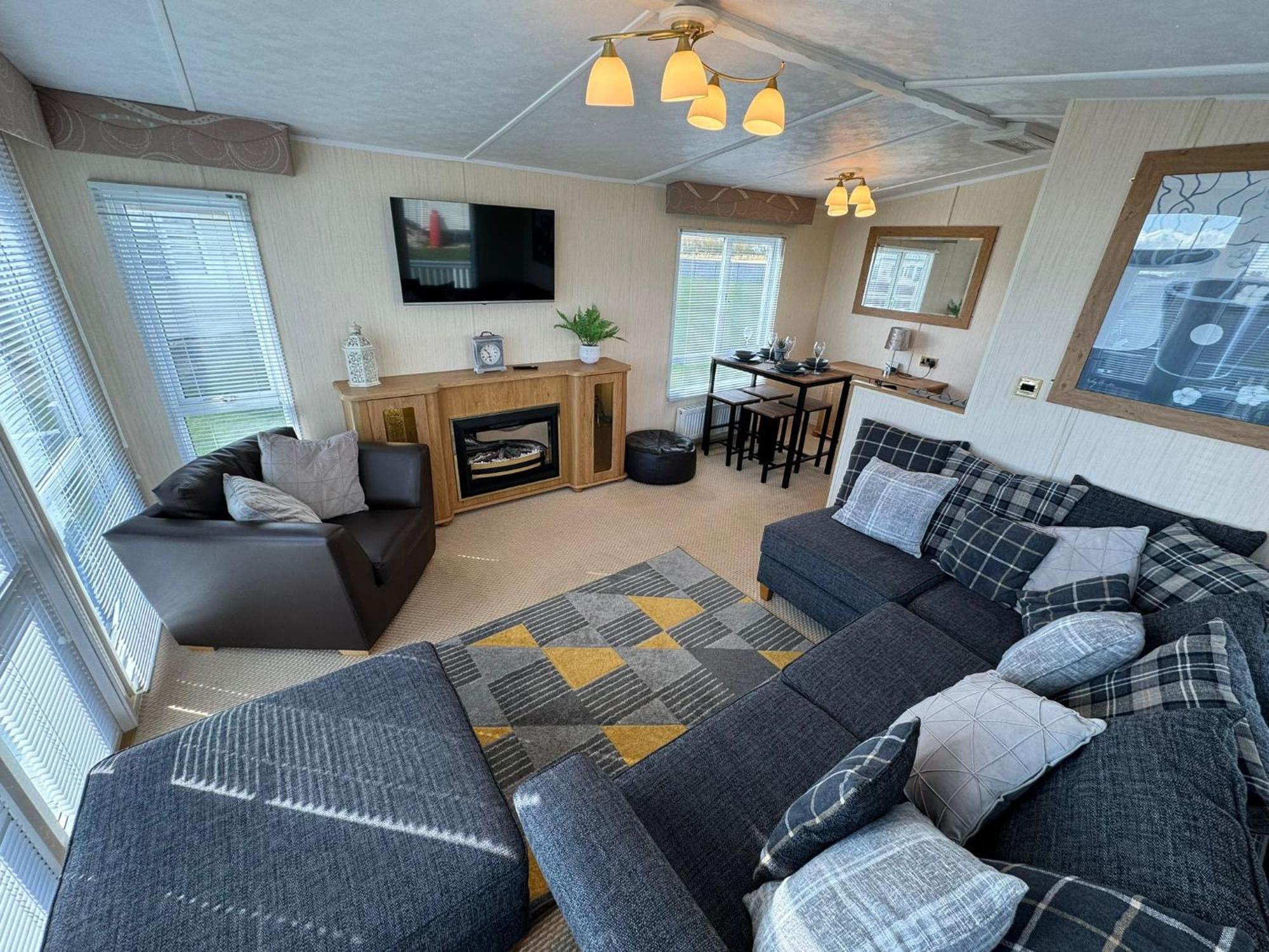 Millfields Holiday Park - The Balmoral - Coastal Caravan Breaks 英戈尔德梅尔斯 外观 照片