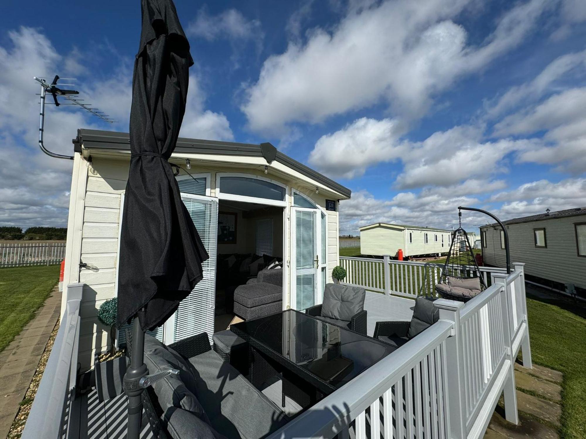 Millfields Holiday Park - The Balmoral - Coastal Caravan Breaks 英戈尔德梅尔斯 外观 照片